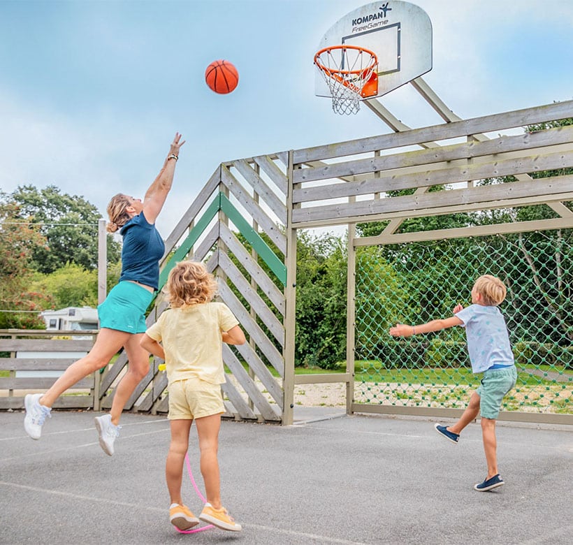 terrain multisport camping saint malo